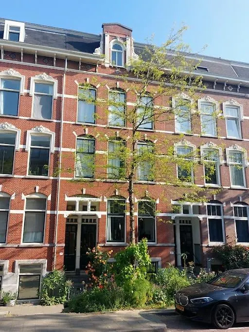 Historic Apartment Very Close To City Center Rotterdam