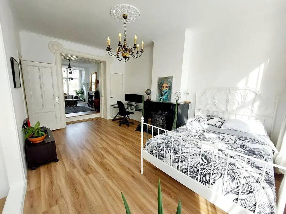 Historic Apartment Very Close To City Center Rotterdam