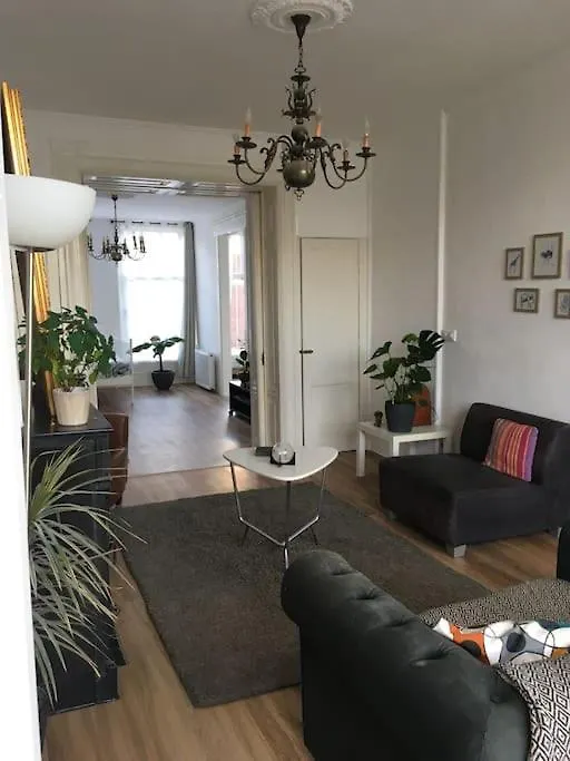 Historic Apartment Very Close To City Center Rotterdam