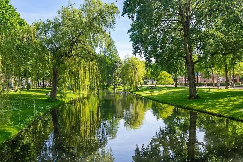 Historic Apartment Very Close To City Center Rotterdam